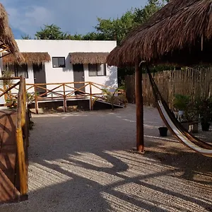https://encantaluna.quintano-roohotels.com